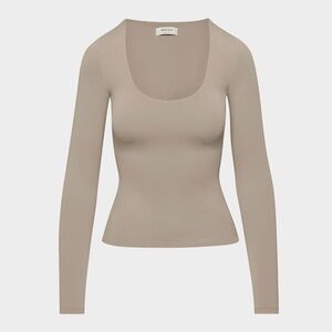 ARITZIA ORIGINAL CONTOUR LONGSLEEVE
